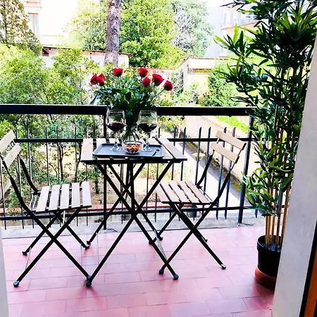 Liberta With Balcony Florence
